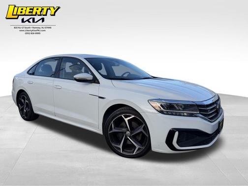 2020 Volkswagen Passat 2.0T R-Line