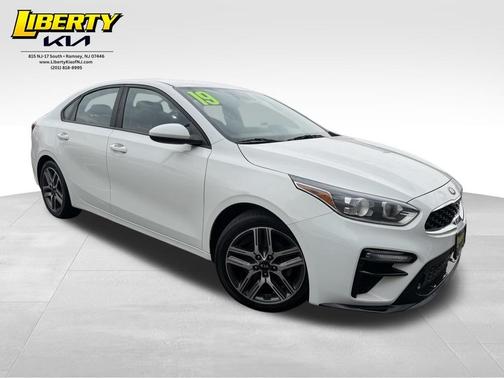 Clear White 2019 Kia Forte S