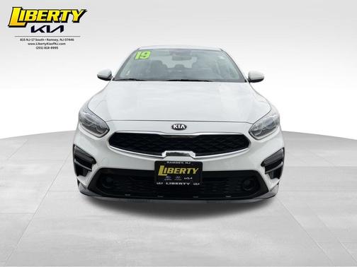 Clear White 2019 Kia Forte S