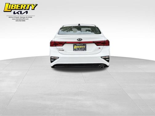 Clear White 2019 Kia Forte S