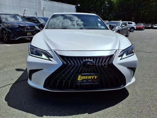 2024 Lexus ES 300h Base