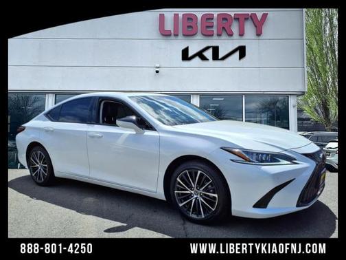 2024 Lexus ES 300h Base