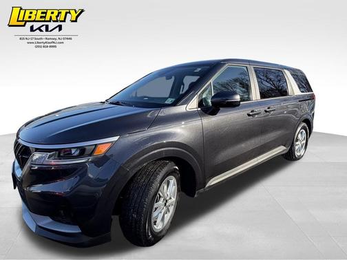 2024 Kia Carnival LX