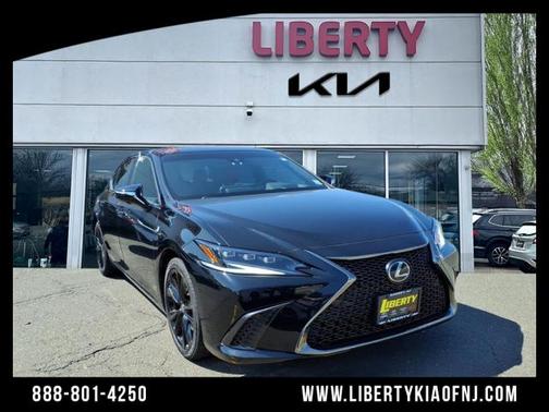 2023 Lexus ES 350 F SPORT Handling