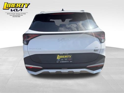 Glacial White Pearl 2024 Kia Sportage EX