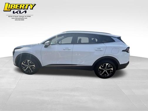 Glacial White Pearl 2024 Kia Sportage EX