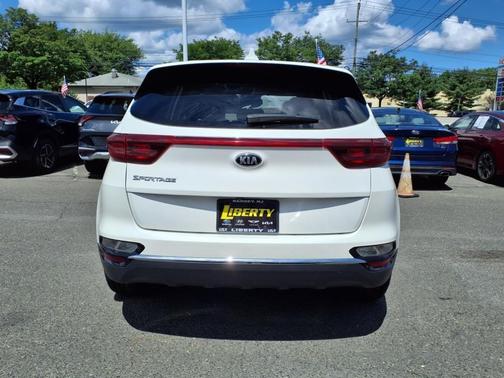 2022 Kia Sportage LX