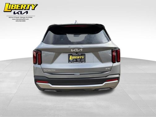 Steel Gray 2025 Kia Sorento Hybrid EX