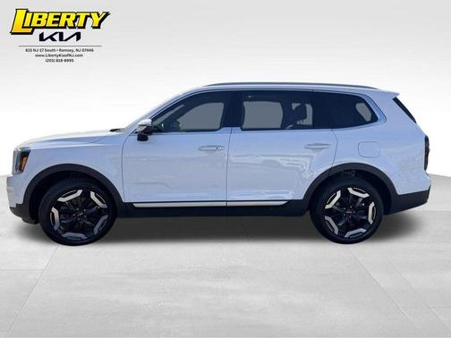 Glacial White Pearl 2024 Kia Telluride S