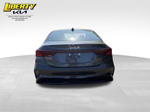 Gravity Gray 2023 Kia Forte LXS