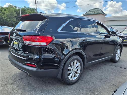 2017 Kia Sorento LX
