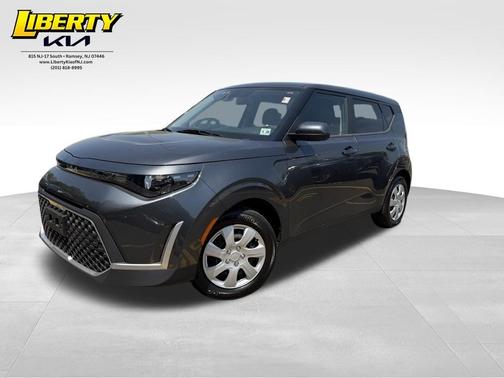 Gravity Gray 2023 Kia Soul LX