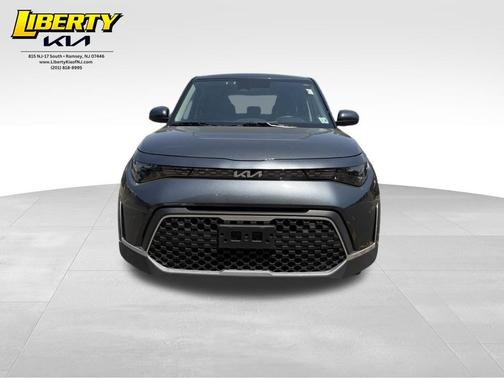 Gravity Gray 2023 Kia Soul LX