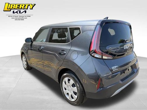 Gravity Gray 2023 Kia Soul LX