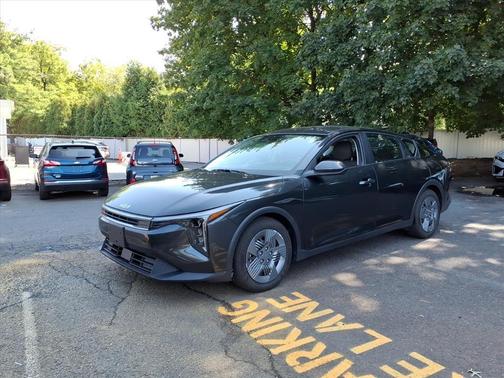 2025 Kia K4 LX