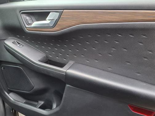 2020 Ford Escape Titanium Hybrid