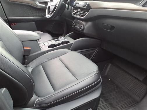 2020 Ford Escape Titanium Hybrid