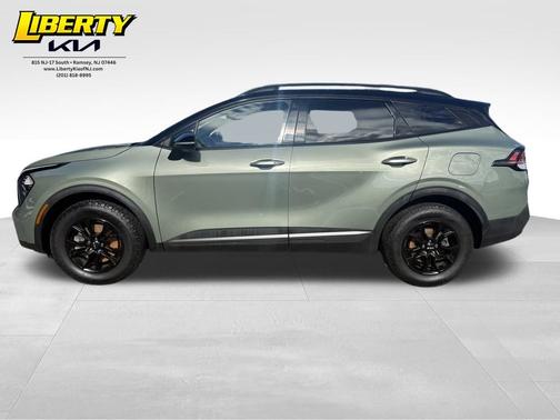 Jungle Green/Ebony Black Roof 2023 Kia Sportage X-Pro