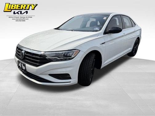 Pure White 2019 Volkswagen Jetta 1.4T R-Line