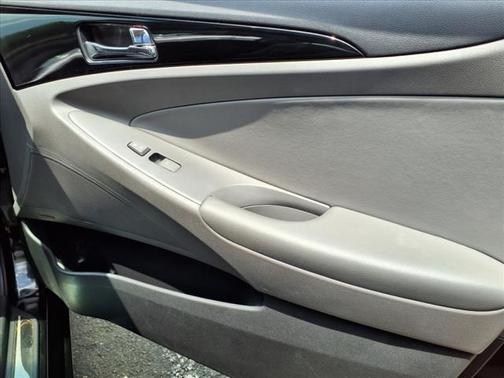 2012 Hyundai SONATA Limited