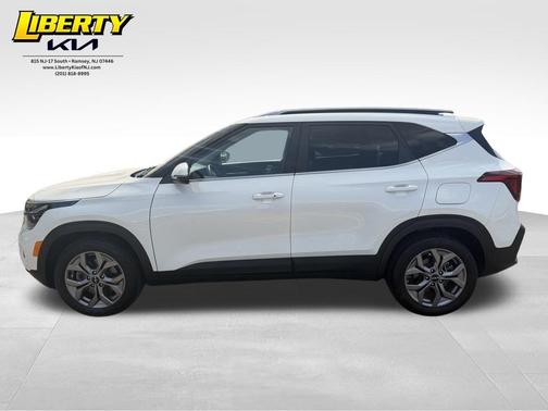 Snow White Pearl 2024 Kia Seltos S