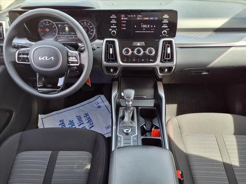 2022 Kia Sorento LX