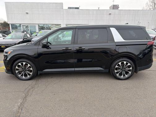2022 Kia Carnival EX