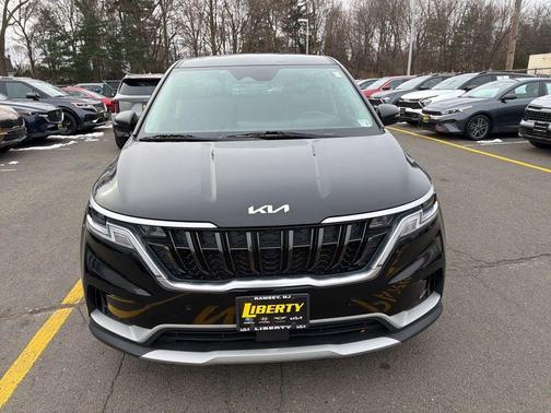 2022 Kia Carnival EX