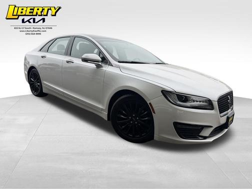 White Platinum Clearcoat Metallic 2018 Lincoln MKZ Select