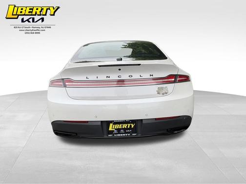 White Platinum Clearcoat Metallic 2018 Lincoln MKZ Select