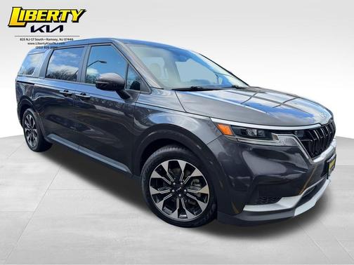 2023 Kia Carnival EX