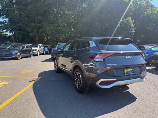 Gravity Gray 2024 Kia Sportage LX