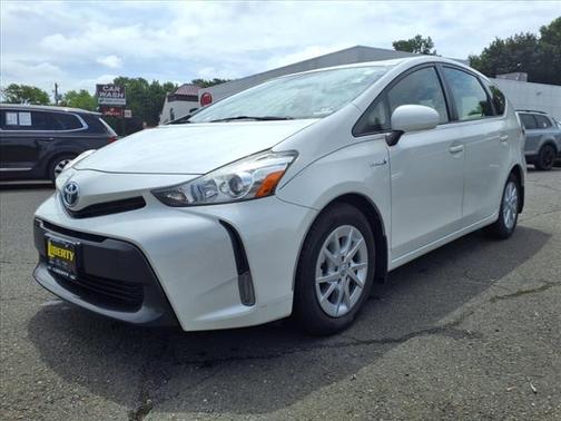 2016 Toyota Prius v Five