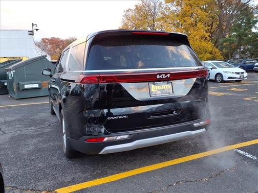 2023 Kia Carnival LX