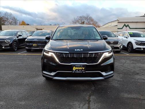 2023 Kia Carnival LX
