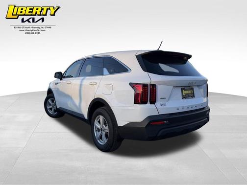 2022 Kia Sorento LX