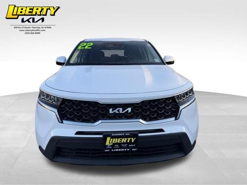 2022 Kia Sorento LX