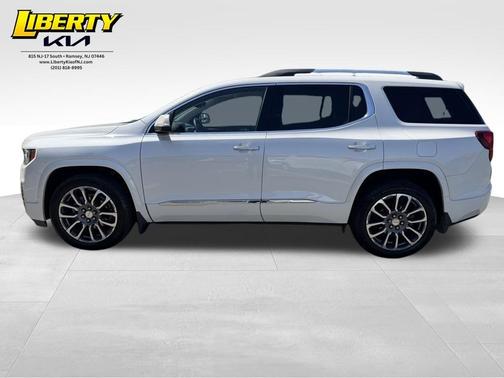 White Frost Tri-Coat 2022 GMC Acadia Denali