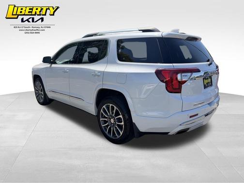 White Frost Tri-Coat 2022 GMC Acadia Denali