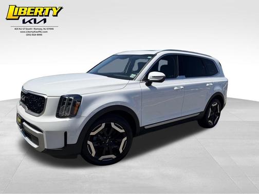 Glacial White Pearl 2024 Kia Telluride EX
