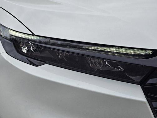 Platinum White Pearl 2026 Honda CR-V Hybrid Sport FWD