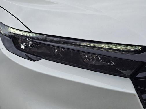Platinum White Pearl 2026 Honda CR-V Hybrid Sport FWD