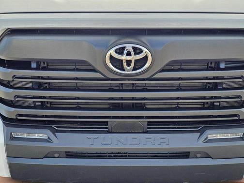 Ice Cap 2025 Toyota Tundra SR5