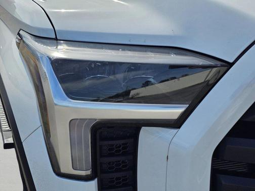 Ice Cap 2025 Toyota Tundra SR5