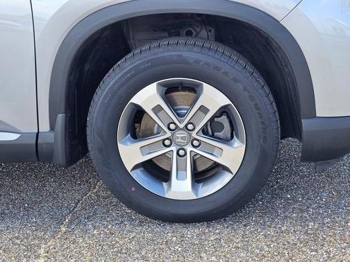 Lunar Silver Metallic 2023 Honda Pilot 2WD EX-L 8 Passenger