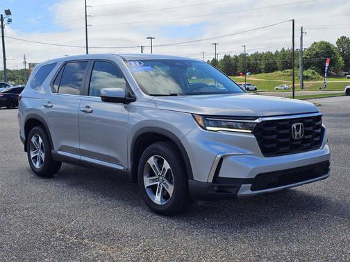 Lunar Silver Metallic 2023 Honda Pilot 2WD EX-L 8 Passenger