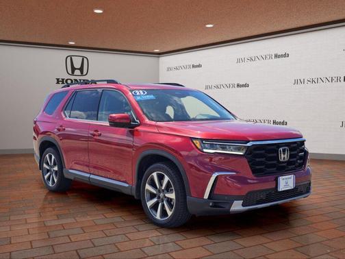 Radiant Red Metallic II 2023 Honda Pilot Touring 8-Passenger