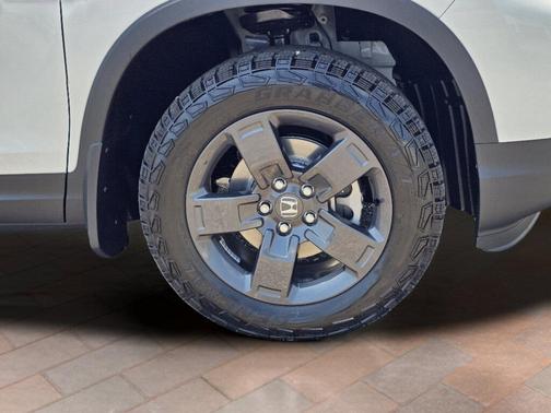 Platinum White Pearl 2026 Honda Ridgeline TrailSport