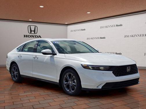 Platinum White Pearl 2026 Honda Accord Hybrid EX-L