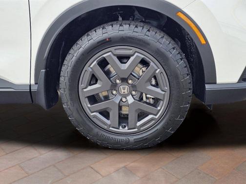 Platinum White Pearl 2026 Honda CR-V Hybrid TrailSport AWD